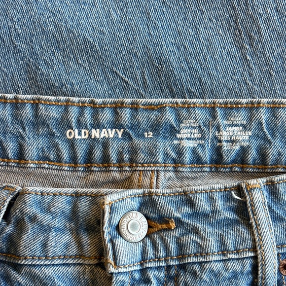 Old Navy High Rise Light Blue Jeans - Picture 2 of 6